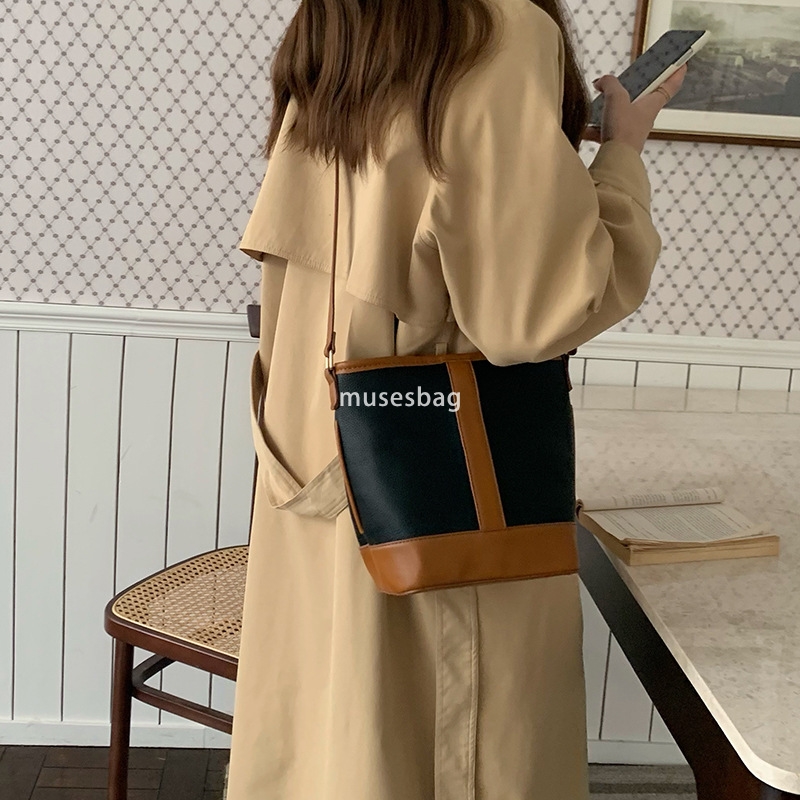 New Retro Shoulder Bag Fashionable and Minimalist Texture Spliced Bucket Bag Versatile Crossbody Bag Commuting Large Capacity Underarm Bag