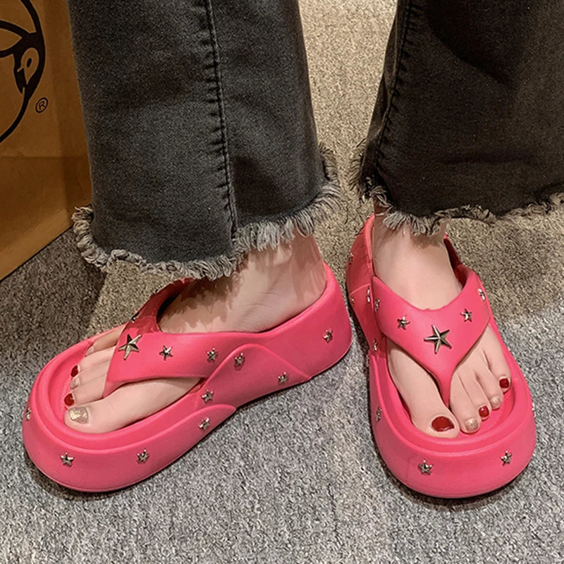 Summer womens punk flip garden shoes celebrity decorative slippers outdoor slippers street beach slippers casual indoor shoes 240606