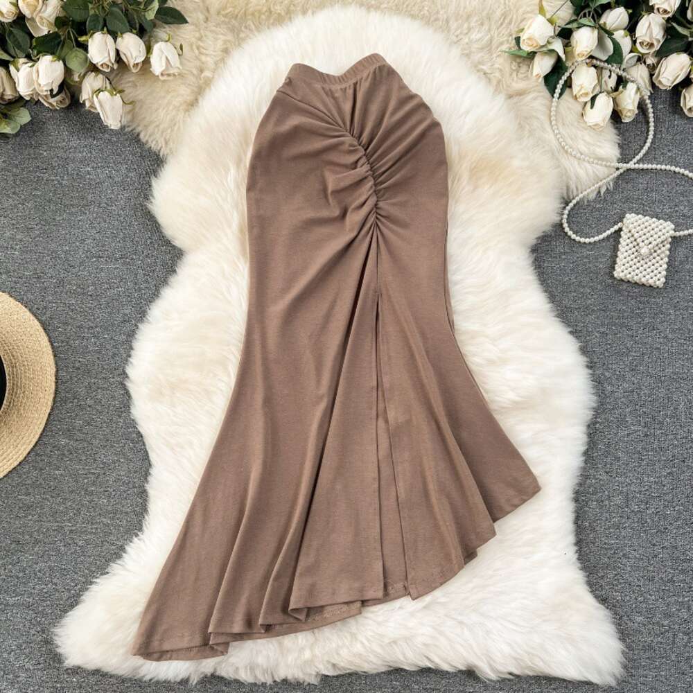 Feng 2024 Spring/Summer New Design Sense Slim Fit Skirt for Womens Unique Folded Irregular Wrapped Hip Fishtail Skirt