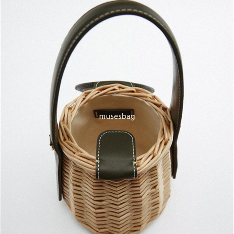 New high-end fashion woven bucket bag leisure beach shoulder bag outdoor carrying crossbody bag special bag