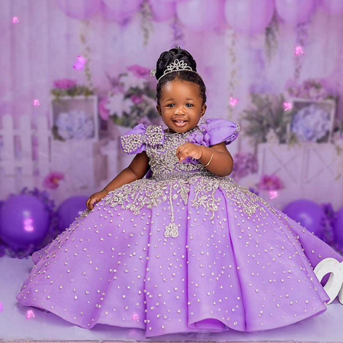2024 Purple Luxury Flower Girl Dresses Short Sleeves Rehinestones Ball Gown Princess Flowergirl Gowns Satin Little Kids Birthday Party Gowns F141