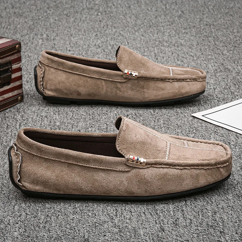 Slip-On Leather Shoes Men Casual Shoes Male Shoes Comfortable Red Driving Shoes Zapatos Moccasin Non-slip Loafers 240606