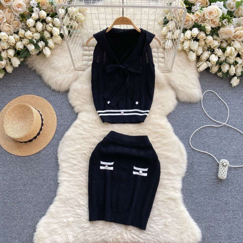 Small Fragrant Wind Set for Women with Reduced Age Small stature Sweet and Spicy Small Top Hooded Versatile Short Skirt Two Piece Skirt Set