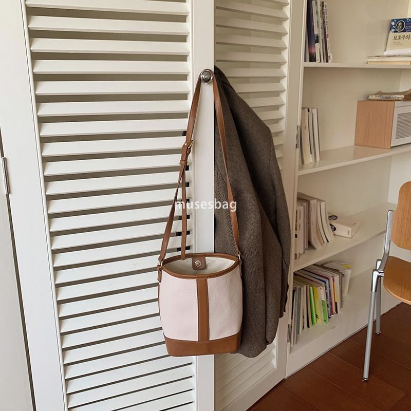 New Retro Shoulder Bag Fashionable and Minimalist Texture Spliced Bucket Bag Versatile Crossbody Bag Commuting Large Capacity Underarm Bag
