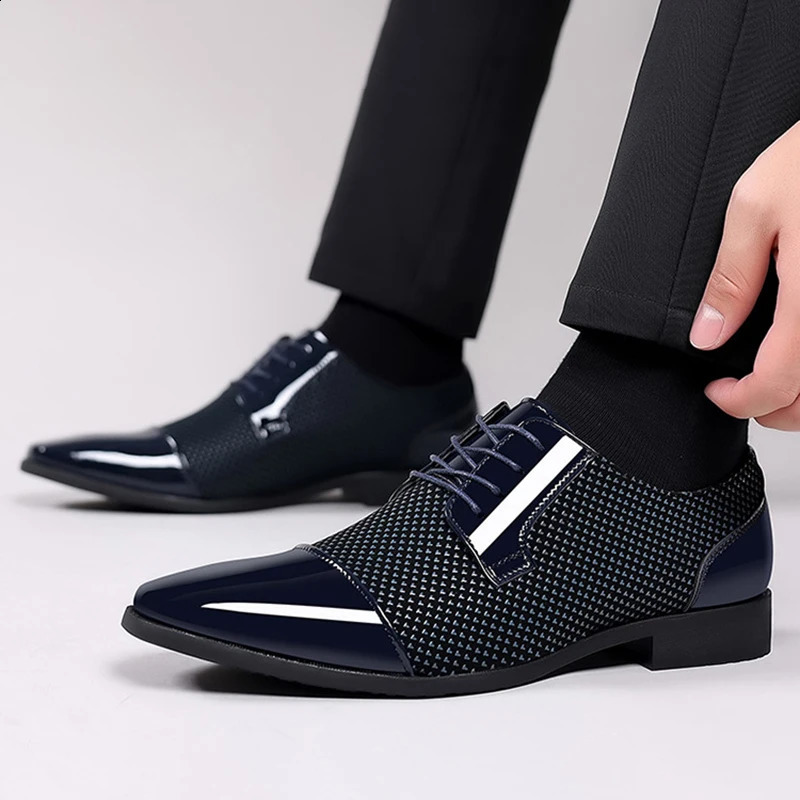 Trending Classic Men Dress Shoes For Men Oxfords Patent Leather Shoes Lace Up Formal Black Leather Wedding Party Shoes 240607