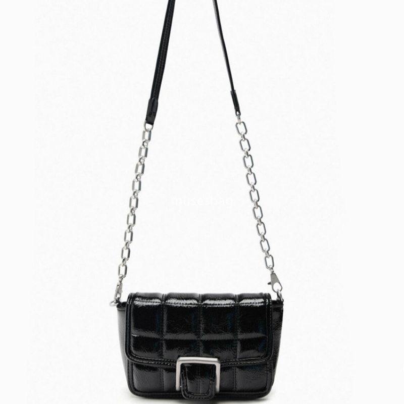 Summer New Small Square Bag Buckle Decoration Quilted Handheld Crossbody Shoulder Bag Lazy and Cute Handheld Bag Essential for Travel Small Bag