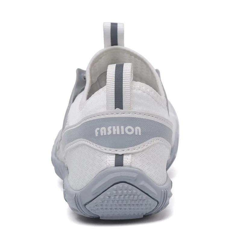 Unisex indoor multi-purpose training shoes womens oversized tile shoes couple vacation beach games Aqua shoes mens squatting shoes 240606