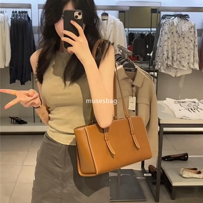 New high-end shoulder bag with drawstring drawstring drawstring mouth portable crossbody bag casual and versatile bucket bag luxurious and essential f