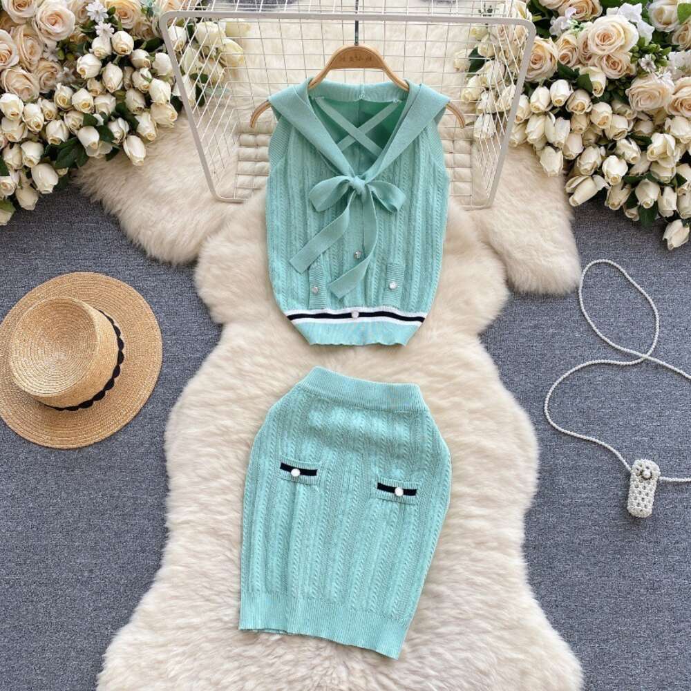 Small Fragrant Wind Set for Women with Reduced Age Small stature Sweet and Spicy Small Top Hooded Versatile Short Skirt Two Piece Skirt Set