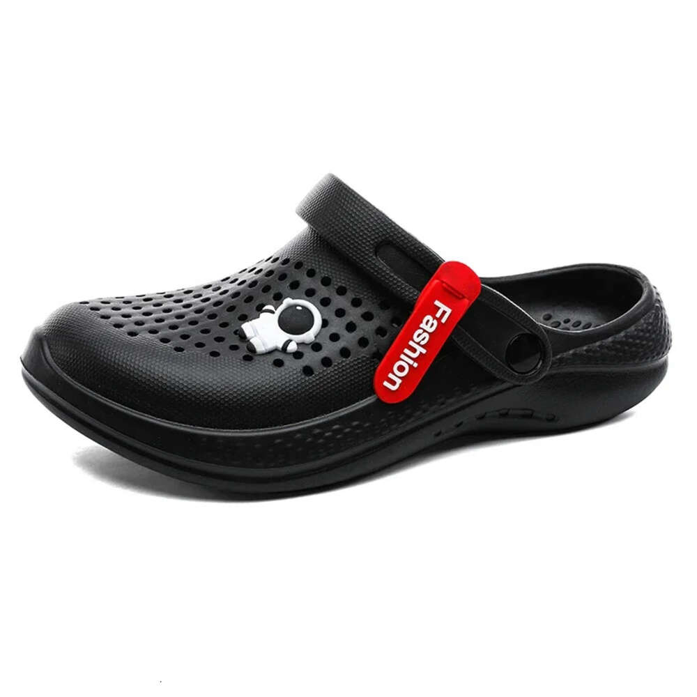 Outdoor New Beach Sandals Lightweight Soft Breathable EVA Mens Slippers Fashion Male Garden Men Clogs Couple Casual Shoes Ddmysaturn