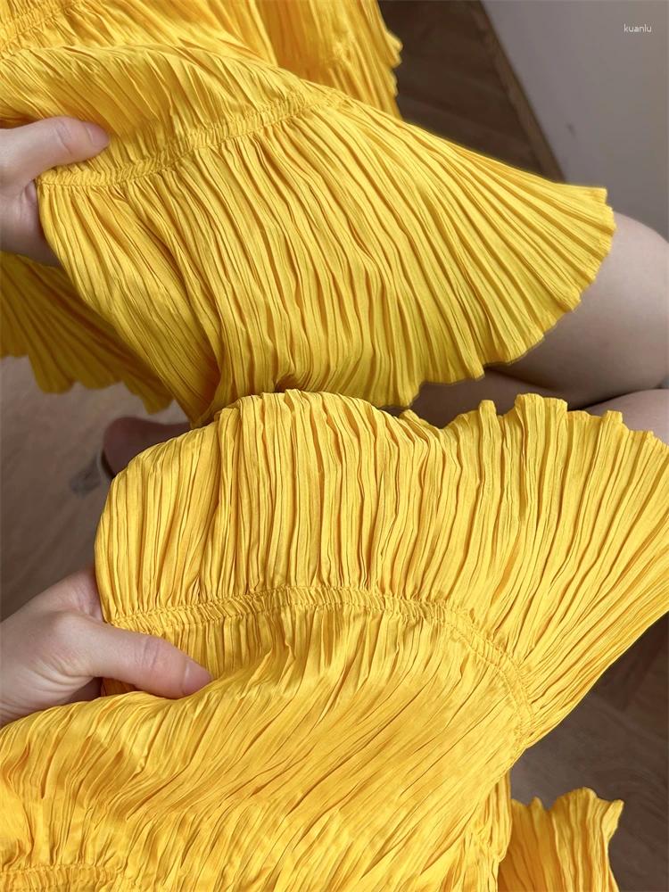 Casual Dresses Elegant Dress With Yellow Pleats V-neck High Waist Ruffled Edges 7/4 Bubble Sleeves Short Skirt That Looks White And Slim