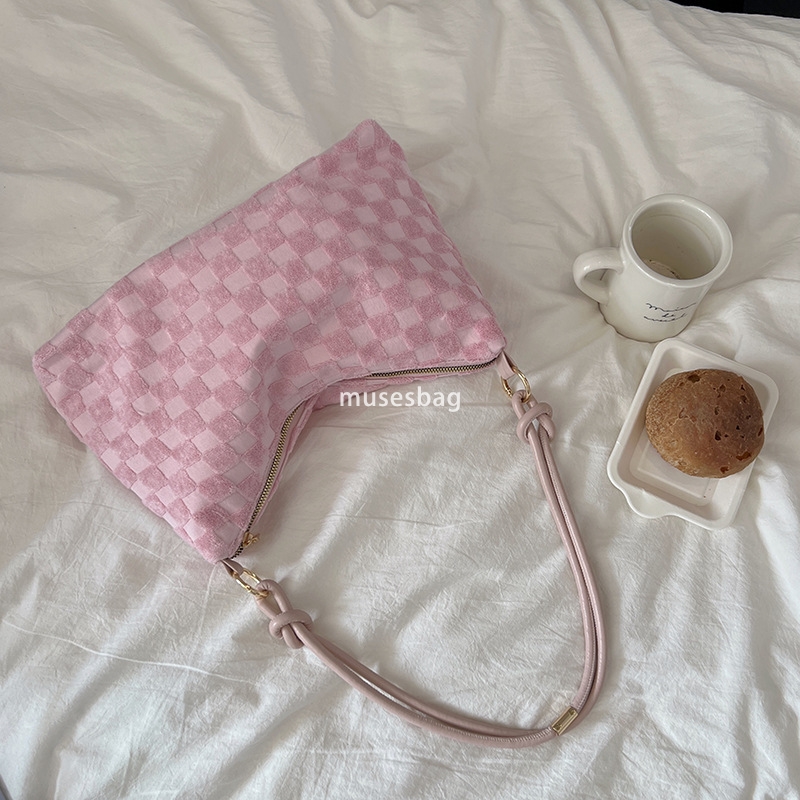 Embroidered Canvas Bag New Trendy and Fashionable Underarm Bag Versatile Shoulder Bag Large Capacity Handbag Portable Small Bag for Travel