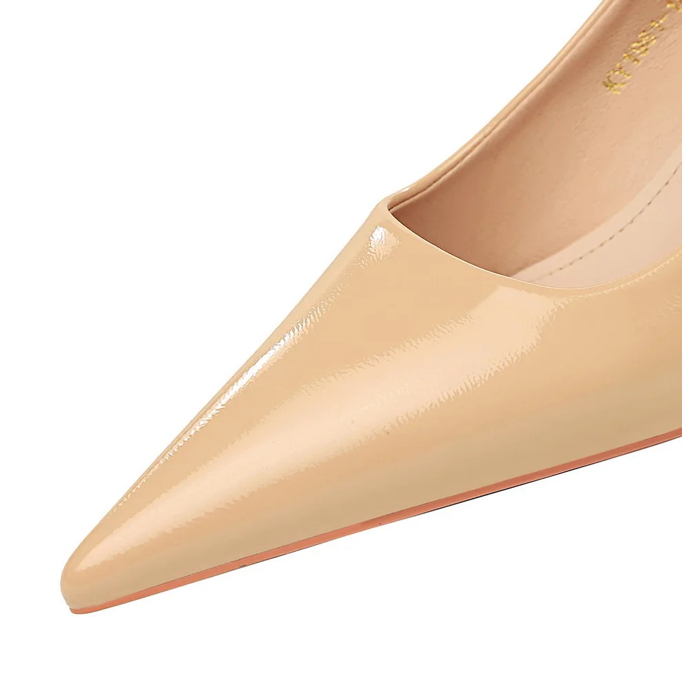 Elegant Womens 5.5cm High Heels Patent Leather Pump Office Womens Naked Kitten Mid Low Feet Tucken Wedding Party Shoes 240606