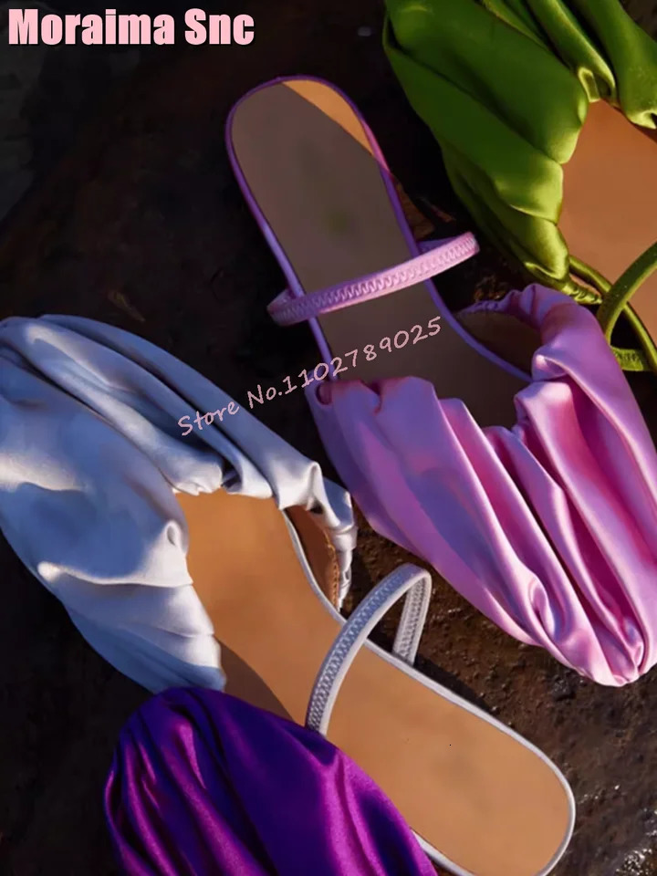 Satin pleated circular toe mule block with sexy fashionable and elegant womens slide in the middle heel. 2024 Spring and Summer Green Solid Slide 2406