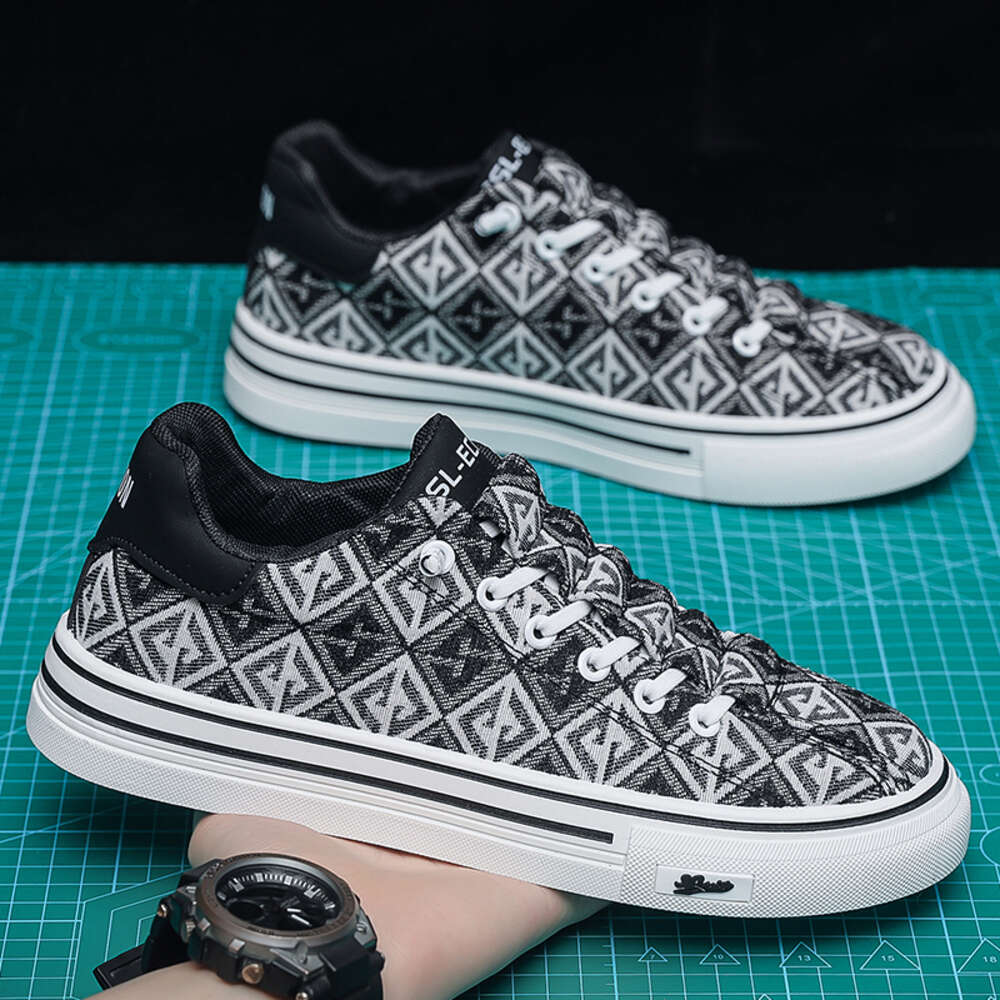 Men Casual Fashion Comfortable Mens Platform Classic Canvas Flats Hard Wearing Sneakers Male Vulcanize Shoes Ddmysaturn