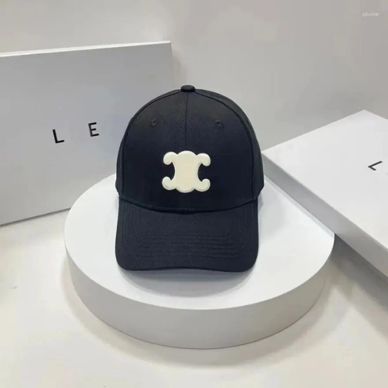 Ball Caps Fashion Designer Hat Women Embroidered Baseball Cap Female Summer Casual Casquette Hundred Take Sun Protection Retro Classic