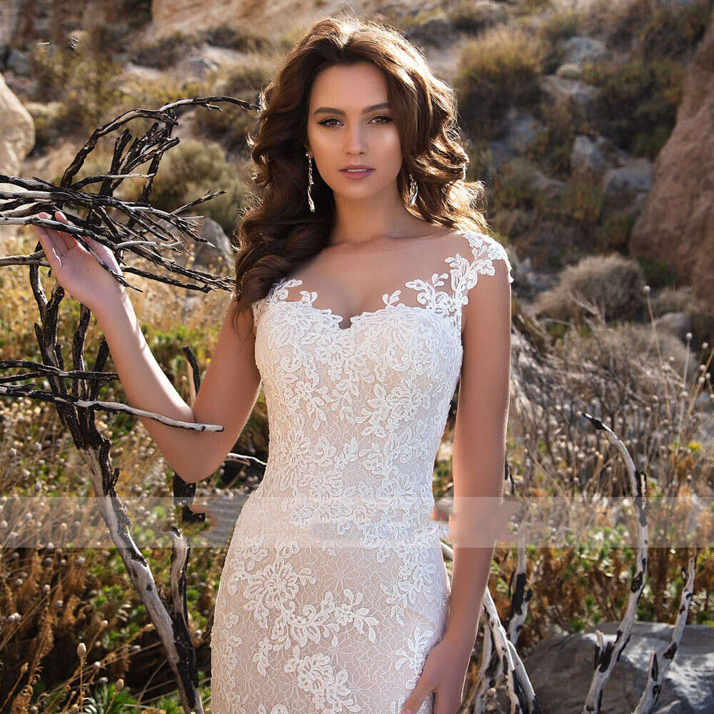 Cap Sleeve Lace Mermaid Wedding Dresses Scoop Neck Appliques Button Sweep Train Trumpet Bride Gown 0605