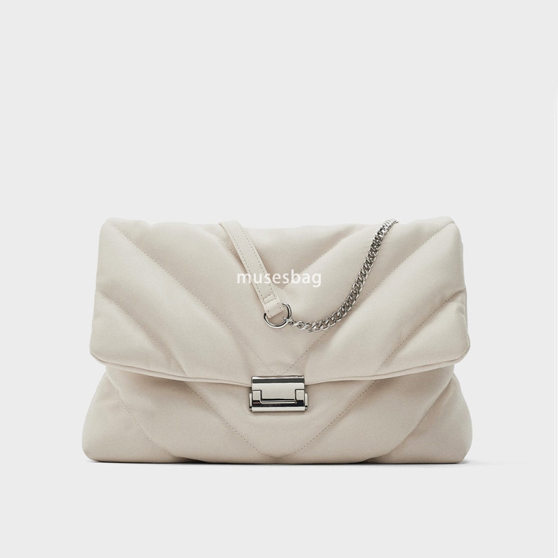 New women bag white oversized quilted single shoulder crossbody bag women trend simple and versatile chain bag commuting niche handbag