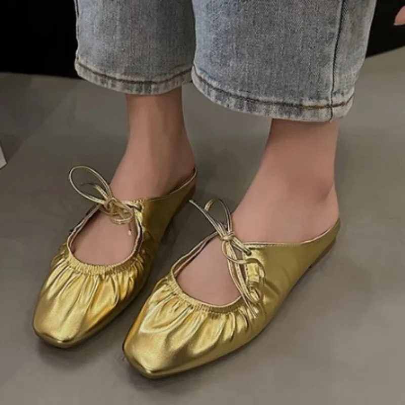 selling lace womens shoes in 2024 autumn closed toe solid pleated thick boots compact casual womens shoes 240606