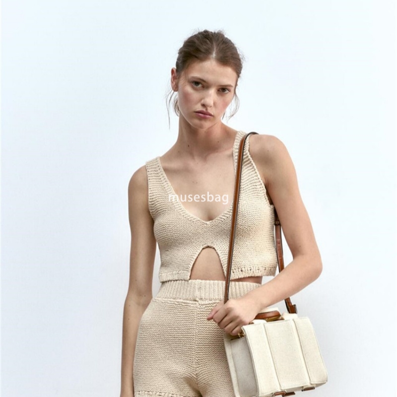 New high-quality and high-capacity tote bag with niche design high-end black and white patchwork shoulder bag canvas city carrying crossbody bag