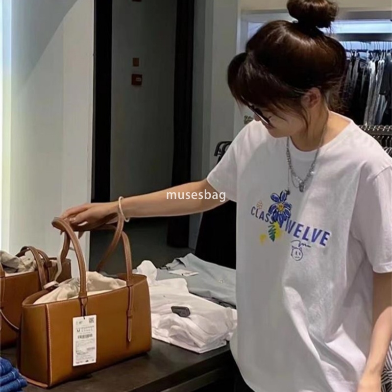 New high-end shoulder bag with drawstring drawstring drawstring mouth portable crossbody bag casual and versatile bucket bag luxurious and essential f