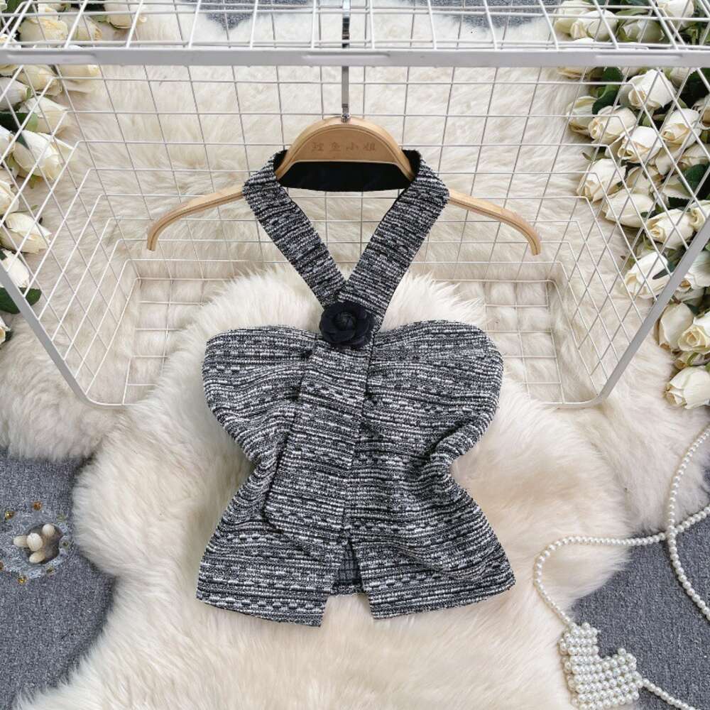 Spicy girl style pure desire top womens design sense hanging neck three-dimensional flower slim fit short top fashionable and versatile for wearing on