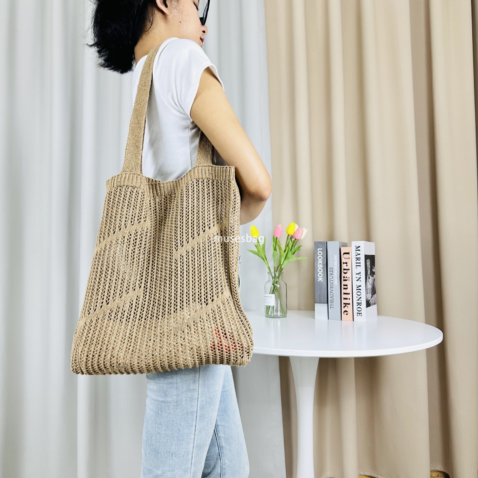 New minimalist and stylish portable bag knitted bag hollowed out bag single shoulder bag large capacity tote bag beach bag women's bag trend
