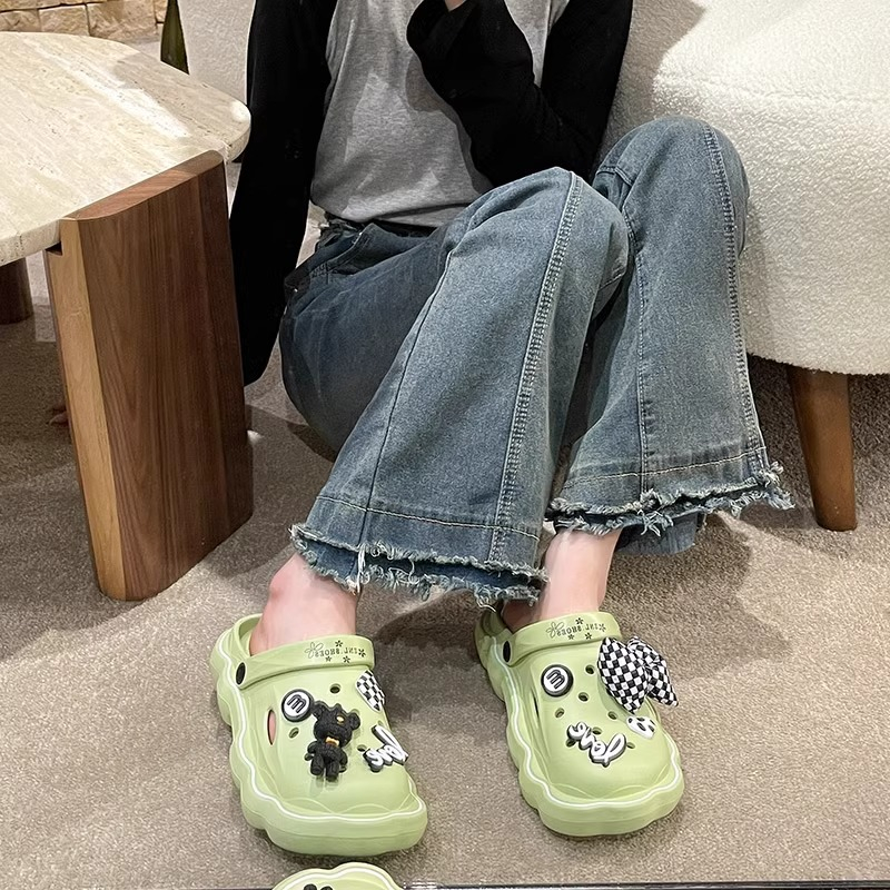 Thick Sole New Outwear Summer Comfortable Odor Resistant Anti slip Baotou Beach Sandals and Slippers EVA Womens Hole Shoes Free Shipping Lhshoe