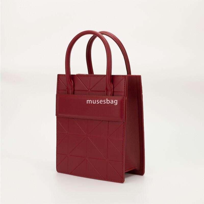 High quality new fashionable PU crossbody bag high-end and atmospheric women's handbag niche design commuting and leisure small square bag