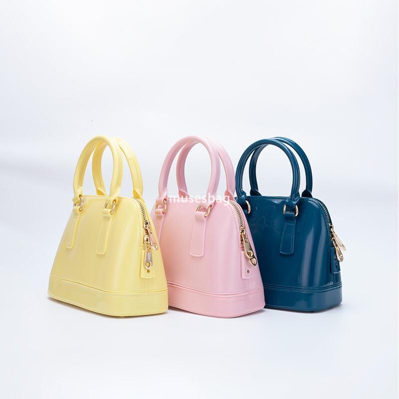 Advanced Fashion Design PVC Jelly Bag New Versatile Zipper Crossbody Bag Women's Commuting Portable Shell Shoulder Bag