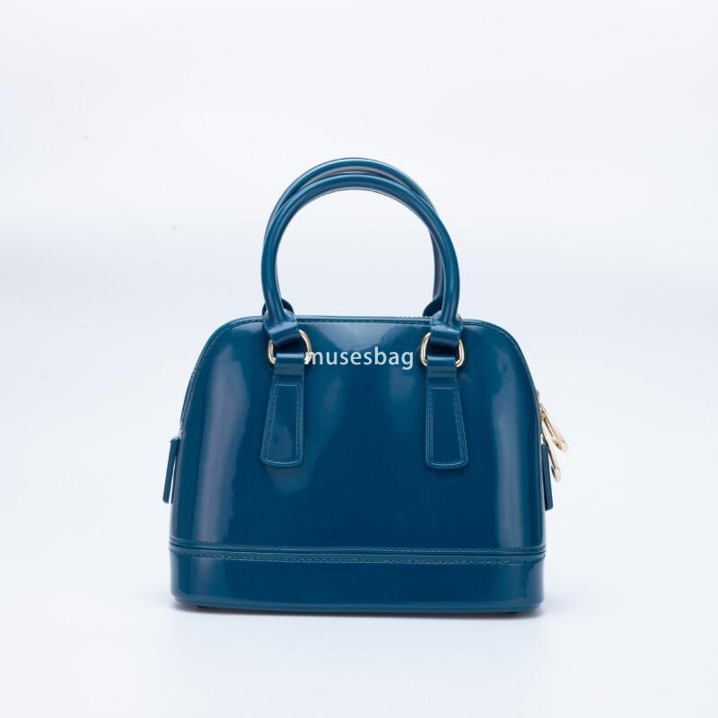 Advanced Fashion Design PVC Jelly Bag New Versatile Zipper Crossbody Bag Women's Commuting Portable Shell Shoulder Bag
