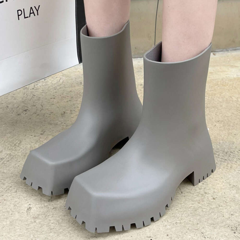 New 2023 Rainboots Slip-On Ankle Fashion Platform Short Shoes Non-Slip Waterproof Boots For Women Rain Booties 241109