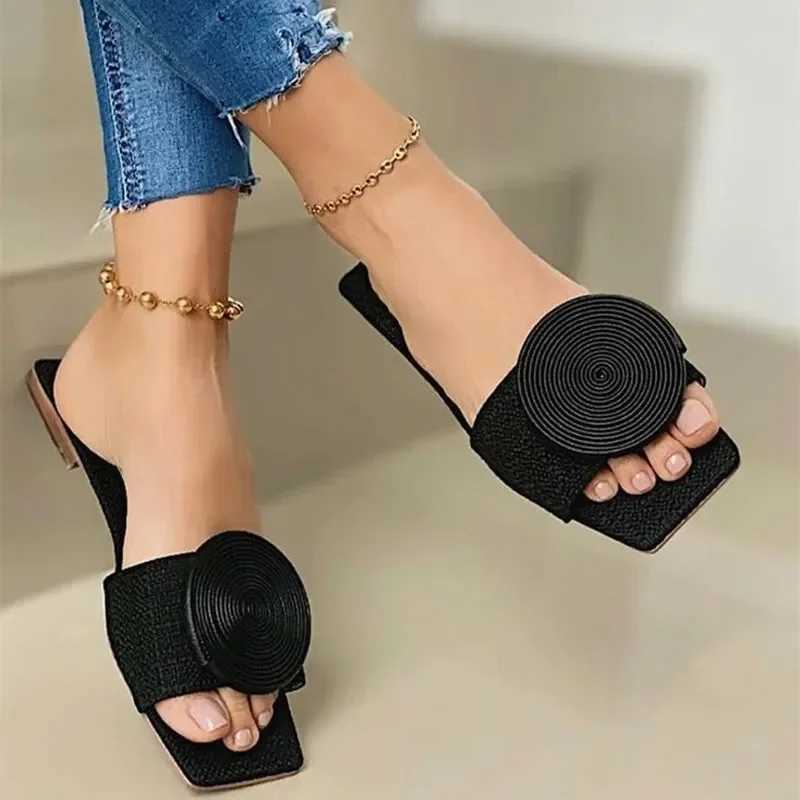2024 New Woman Summer Flat Sandals Plus Size Round Buckle Solid Flats Female Casual Slippers Ladies Women Fashion Beach ShoesL464