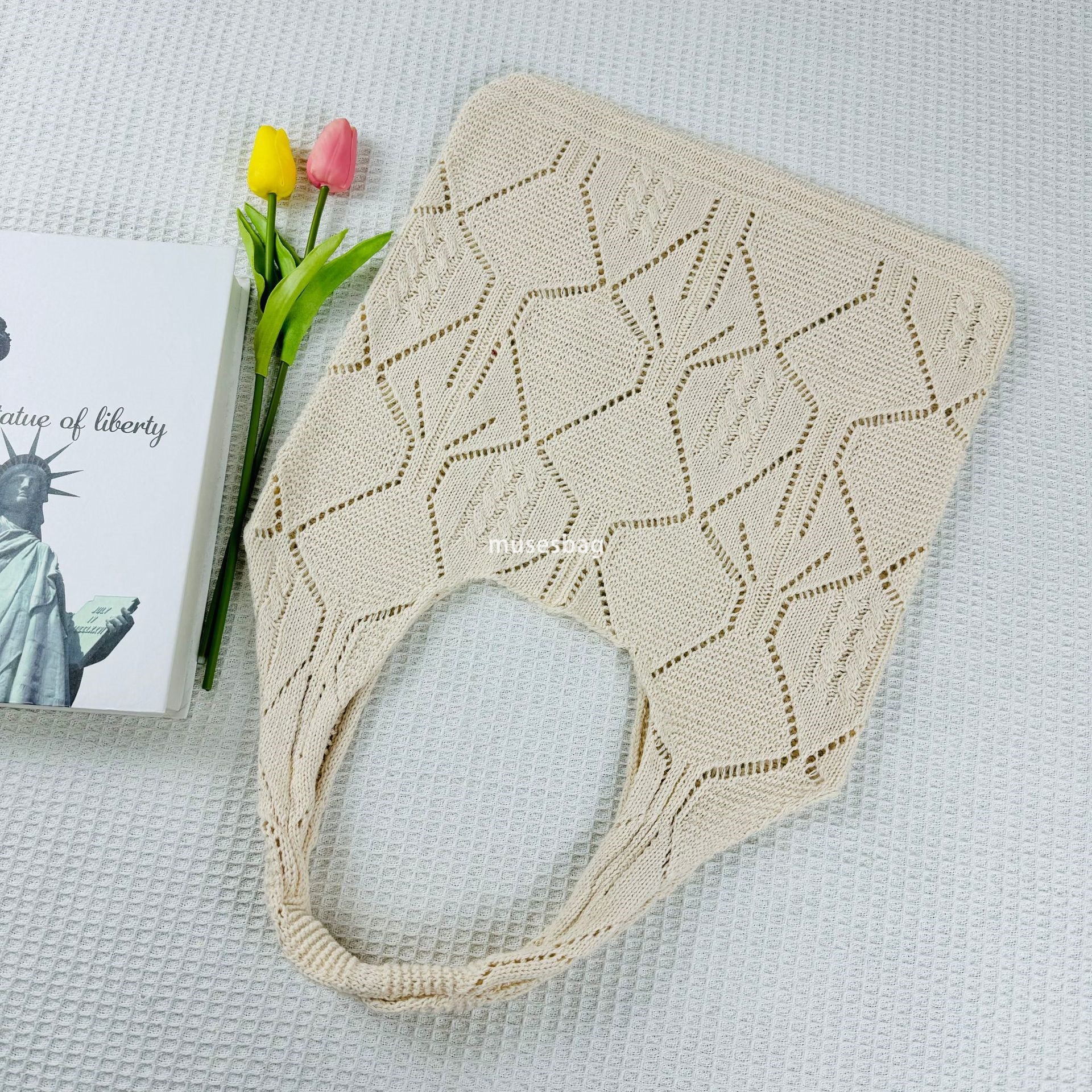 New atmospheric shopping bag commuting high-capacity tote bag travel beach bag knitted bag hollowed out bag bohemian style woven bag