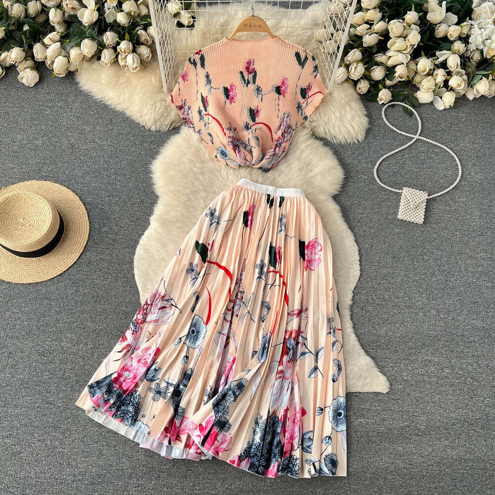Three Mansion Print Set Spring/Summer Fashion Instagram Style Womens Loose Short sleeved Top High Waist Hundred pleats Half skirt Two piece Set