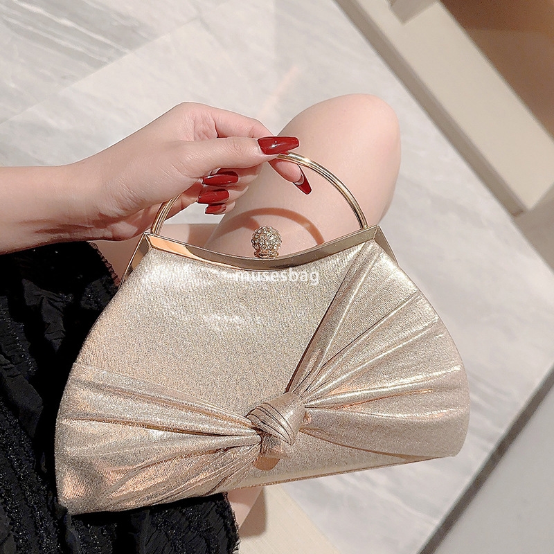 High quality women fashionable high-end banquet bag celebrity pleated handbag casual and practical party banquet high-end single shoulder diagonal cro