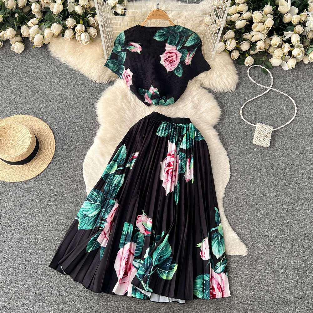 Three Mansion Print Set Spring/Summer Fashion Instagram Style Womens Loose Short sleeved Top High Waist Hundred pleats Half skirt Two piece Set