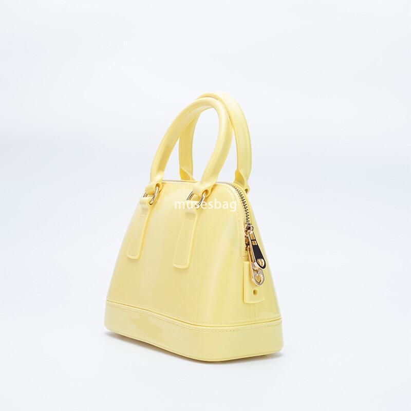 Advanced Fashion Design PVC Jelly Bag New Versatile Zipper Crossbody Bag Women's Commuting Portable Shell Shoulder Bag