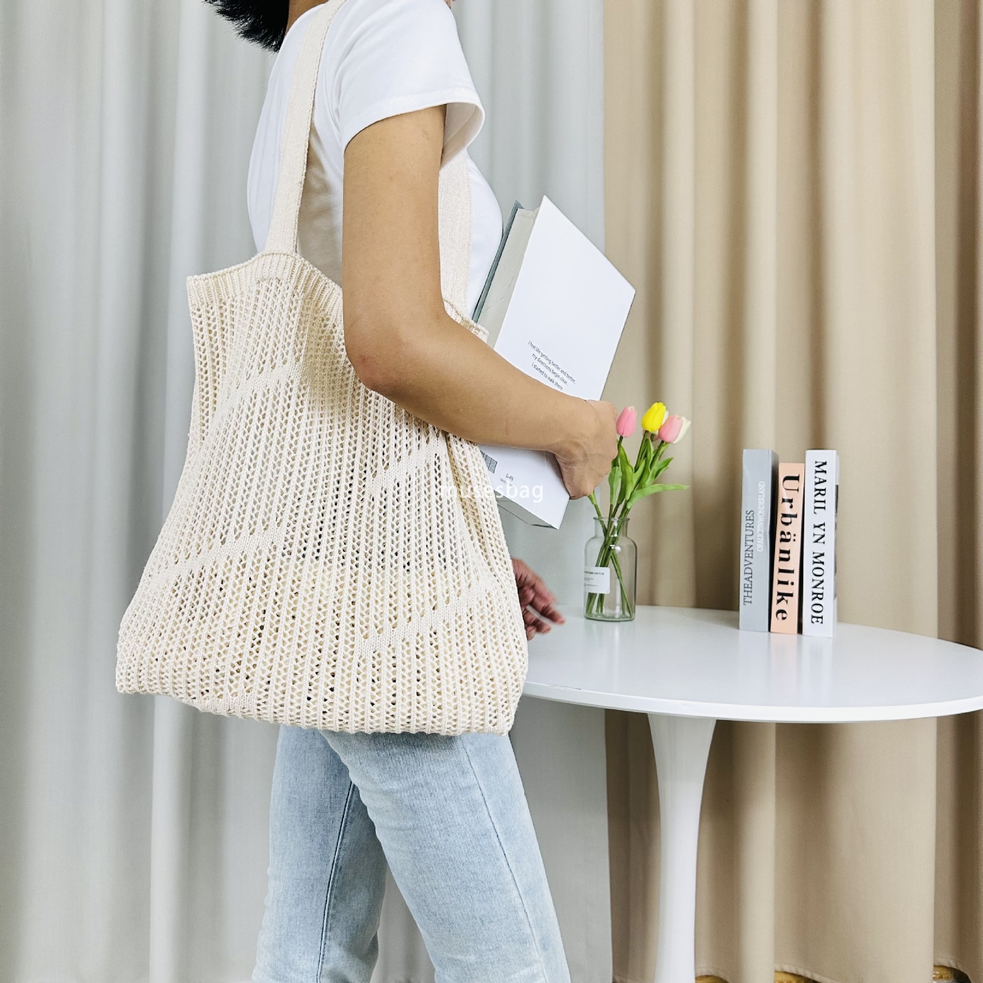 New minimalist and atmospheric single shoulder bag knitted bag with hollowed out design handbag for commuting large capacity tote bag outdoor beach ba
