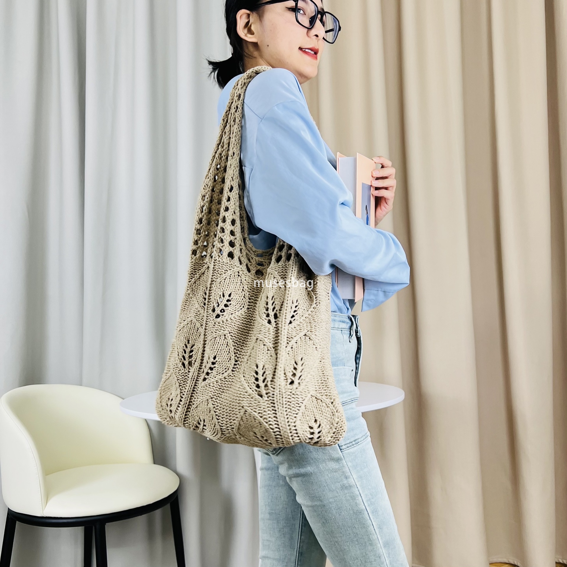 New leaf shaped handbag from Japan and South Korea large capacity tote bag solid color crossbody bag knitted bag hollowed out bag single shoulder bag 
