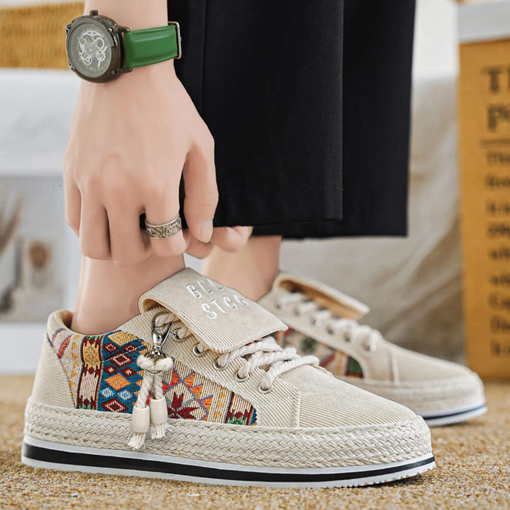 2024 New Fashion Canvas Shoes for Custom Embroidery Flip tongue Lightweight Casual Men walking shoes