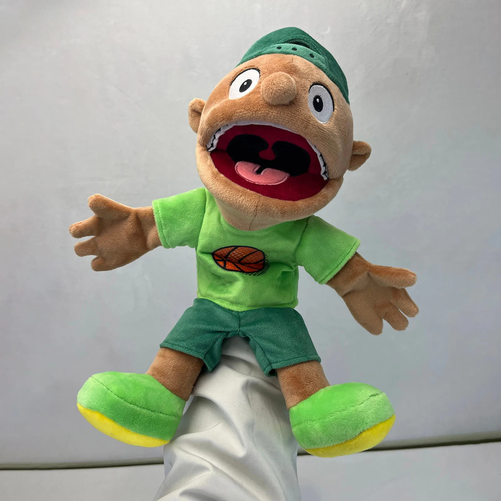 Jeffy Hand Puppet Feebee Rap Singer Zombie Plush Doll Toy Talk Show Puppet Parent Childrens Activity Playhouse Childrens Gift 240514