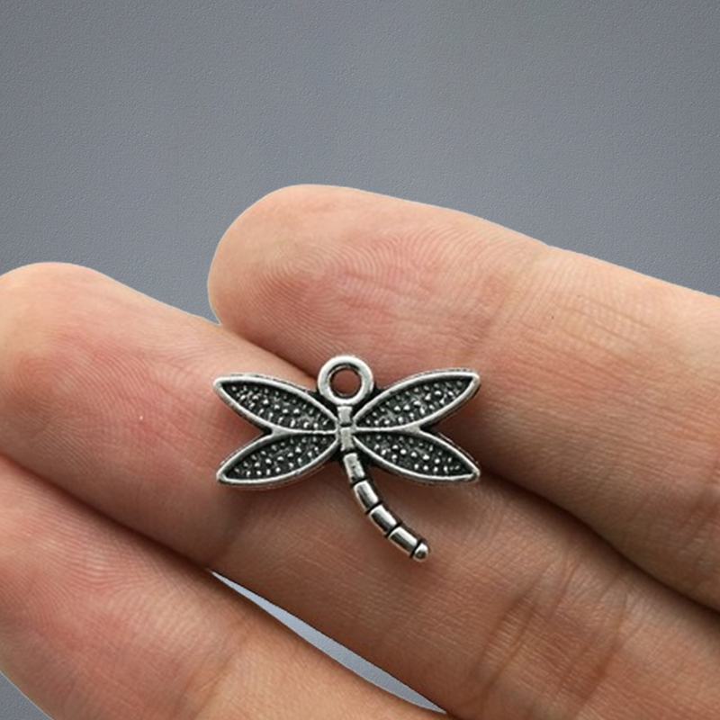 100pcs Lot Dragonfly Alloy Charms Pendants Retro Jewelry Making DIY Keychain Ancient Silver Pendant For Bracelet Earrings 14x18m