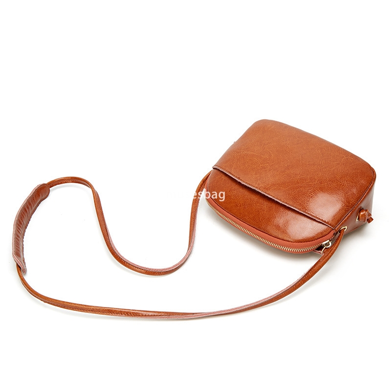 High quality women mini square bag fashionable and classic oil wax leather retro shell bag versatile and practical one shoulder crossbody bag for wome
