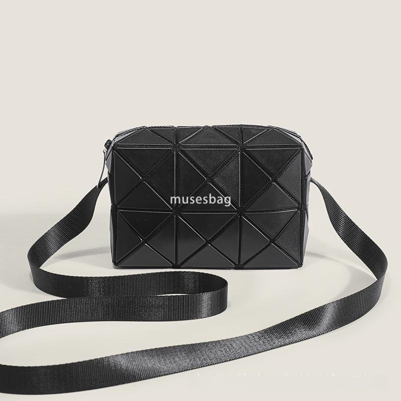 Designer Fashion Women High end One Shoulder Crossbody Small Square with Dia Grid Cupid Retro Classic Geometry Mini Phone Bag 4