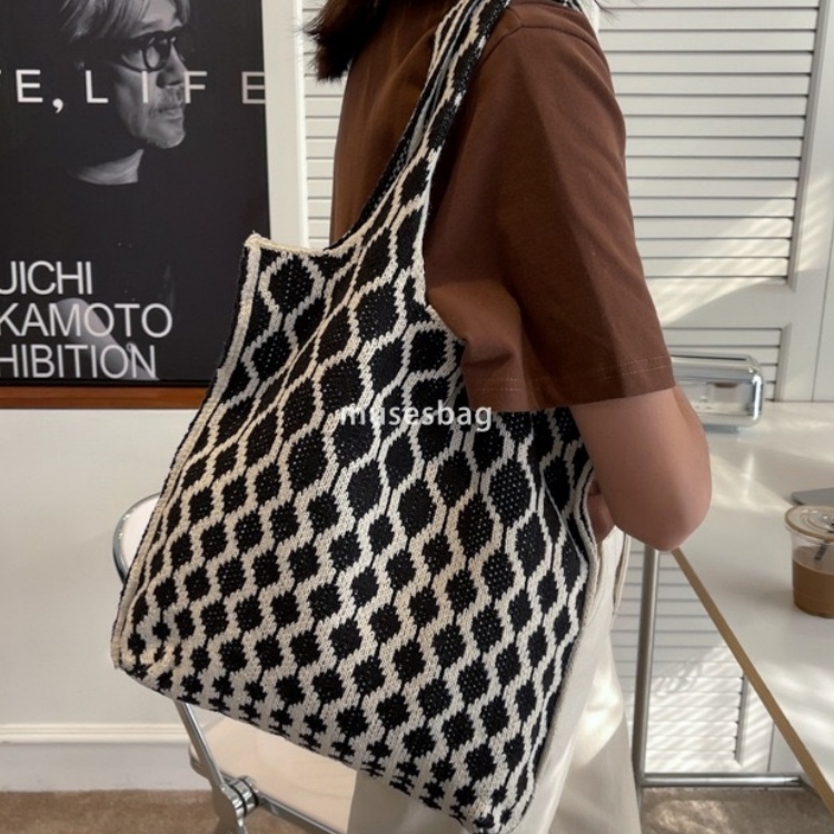 New niche design knitted bag woven bag large capacity tote bag commuter office worker student party, Bohemian shoulder bag diamond pattern bag