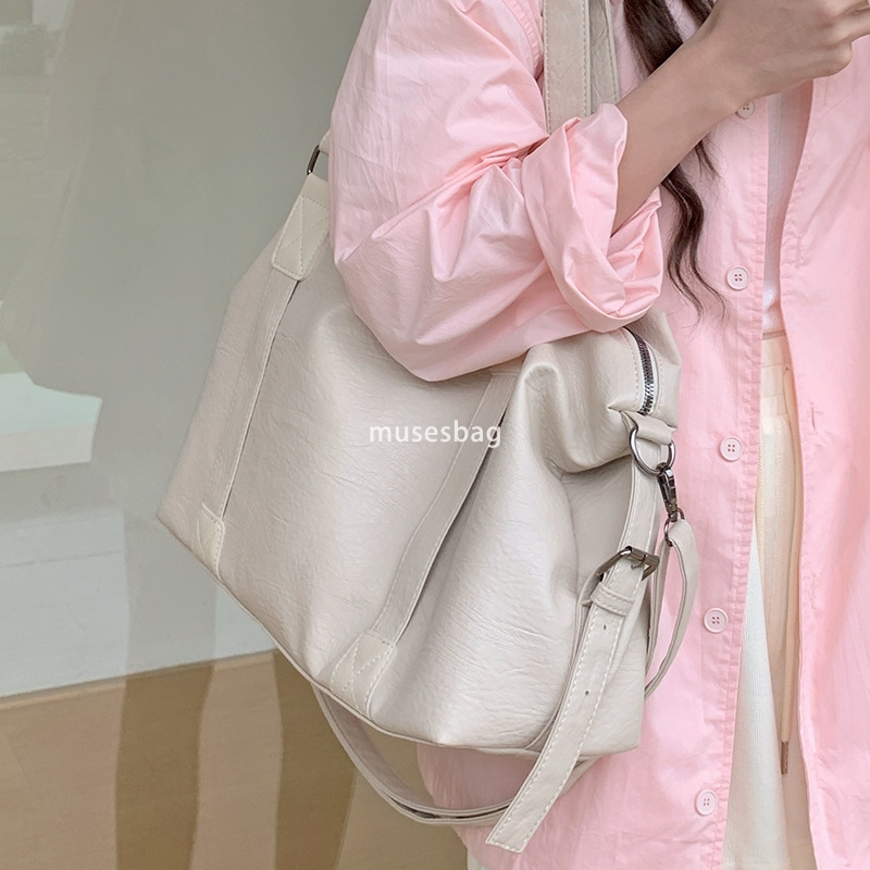 High quality women's designer fashionable portable travel bag Korean version casual retro tote bag large capacity classic crossbody bag luggage b
