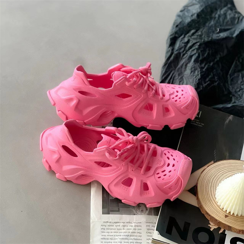 slip 2024 Summer New Comfortable Anti odor Hollow Fashion Womens Hole Shoes Soft Thick Sole Sports Sandals Free of Shipping Lhshoe