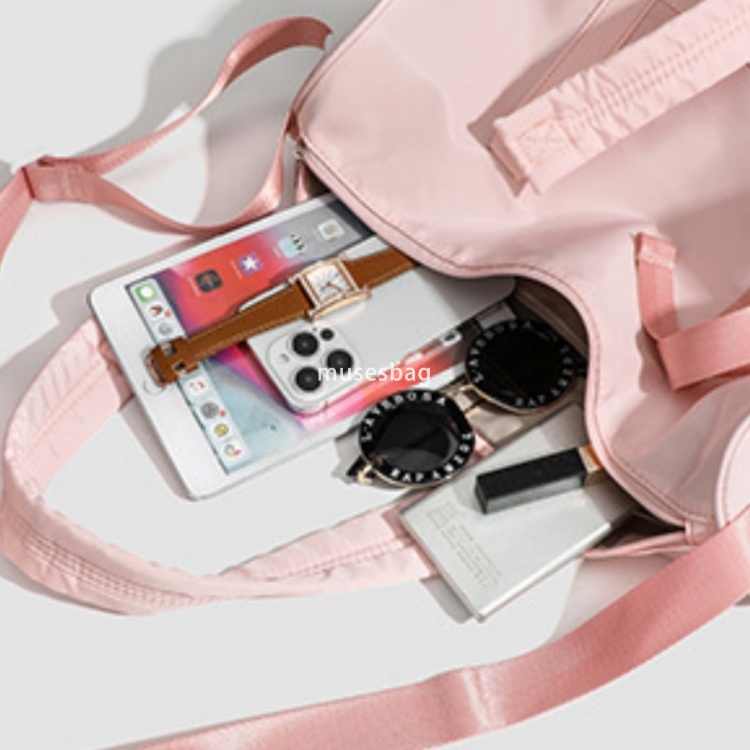 New minimalist and atmospheric peach powder large capacity short distance travel bag minimalist and fashionable versatile sports and fitness bag