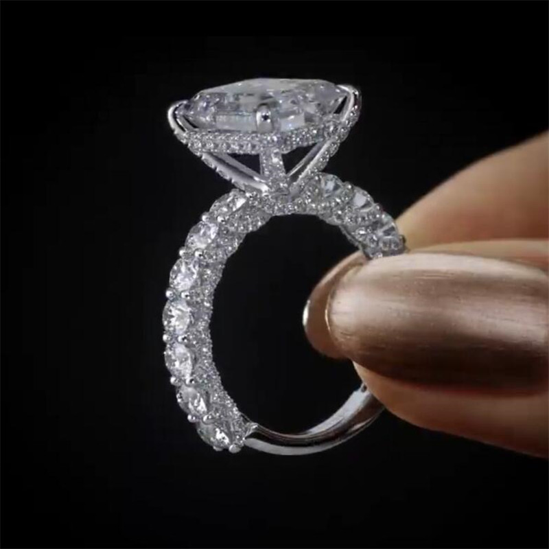 2024 Gorgeous Luxury Jewelry Wedding Rings 925 Sterling Silver Emerlad Cut Lab Moissanite Diamond Party Eternity Elegant Women Engagement Band Ring Gi